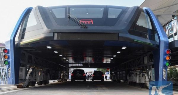 Надземный автобус: новый вид транспорта в Китае