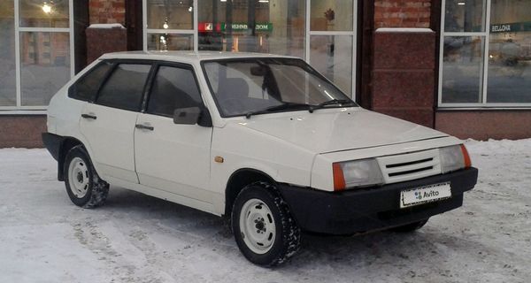 В Архангельске продают ВАЗ-21096 с правым рулем, привезенный из Великобритании