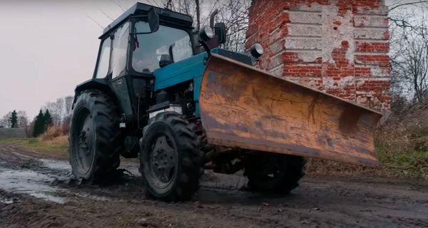 Видеоблогер покатался на редком тракторе ЛТЗ-60-АВ