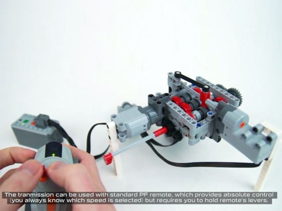 Функциональная модель коробки передач, собранная из LEGO