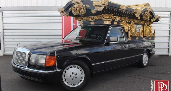 Mercedes-Benz 560 SEL из Японии превратился в буддийский храм на колесах