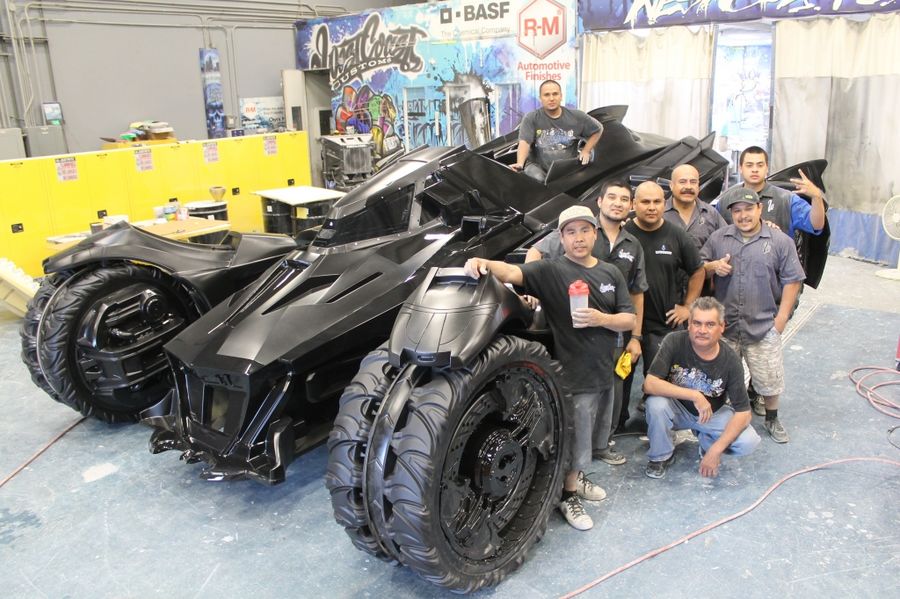 Любители построили точную копию бетмобиля из Batman: Arkham Knight