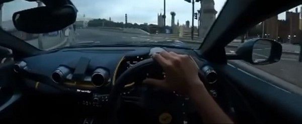 Водитель Ferrari 812 Superfast разбил дорогой суперкар на ровном месте