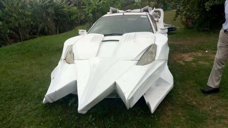 Самый отвратительный в мире тюнинг Toyota Celica сделали в Уганде
