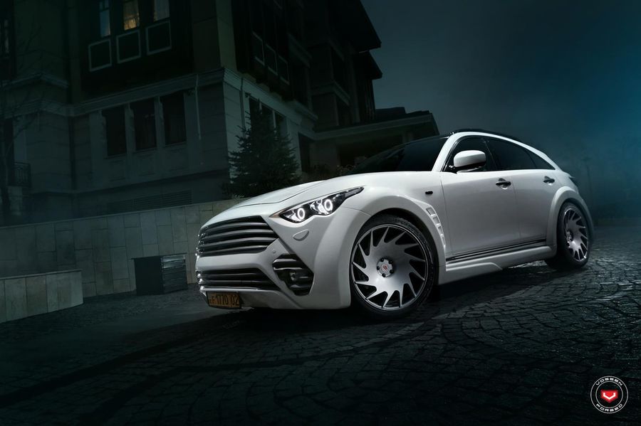 Tuned Infiniti QX70 Channels Its Inner Cayenne