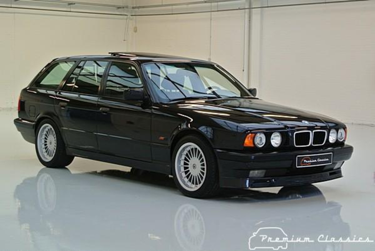 Е 10 4. BMW e34 Touring Alpina. Alpina b10 Touring. E34 Alpina универсал. Е34 туринг Альпина.