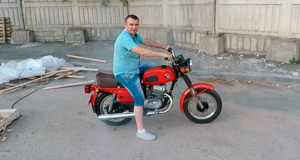В городе Энгельс нашли мотоцикл Восход-3М с пробегом 85 километров