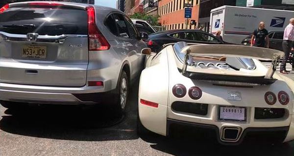 Знаменитый комик попал в аварию на своём Bugatti Veyron через 30 минут после покупки