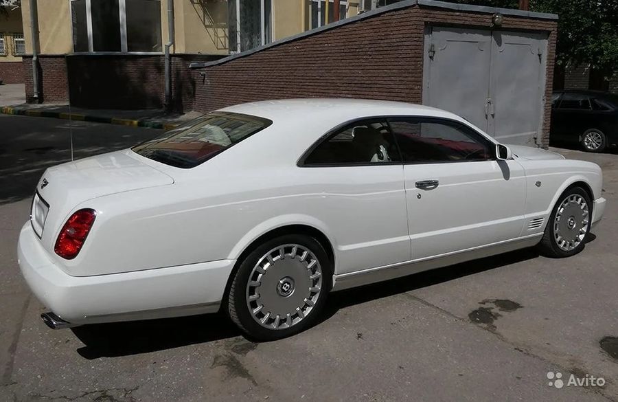 В Нижнем Новгороде продают редкий Bentley Brooklands Coupe (таких всего 550)