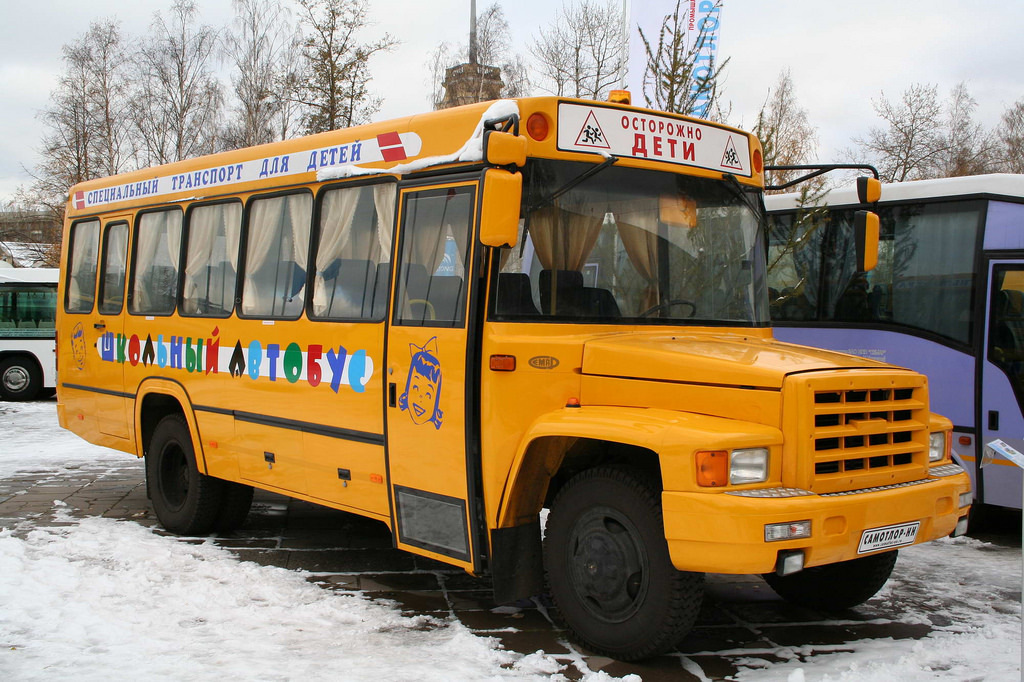 Школьный автобус требования. Семар 3282. САРЗ 3282. Школьный автобус. Школьные автобусы в России.