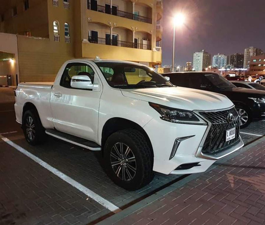 В ОАЭ сфотографировали уникальный пикап Lexus LX570