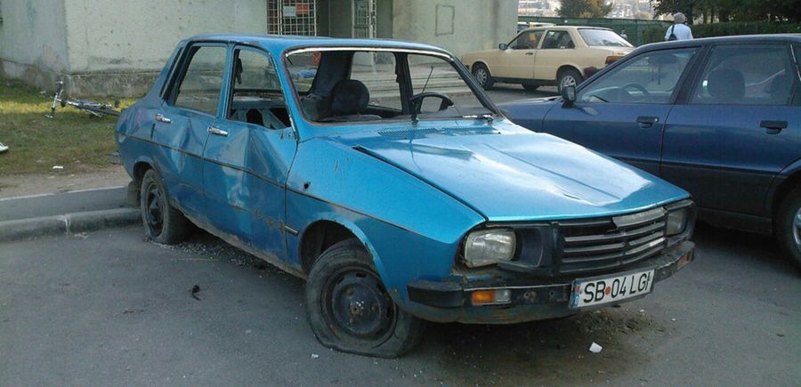 VIDEO: Cum se faceau testele de impact pe vremuri, in Romania, pentru masinile Dacia