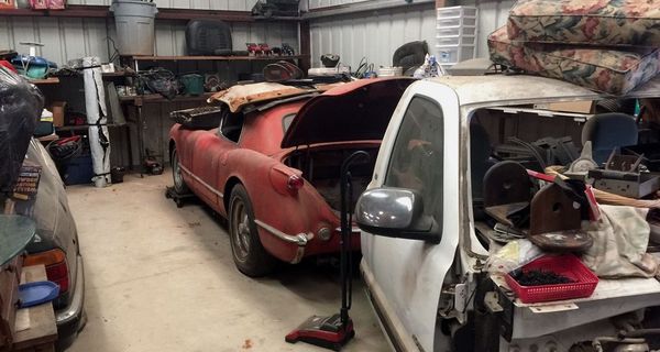 В старом гараже нашли уникальный гоночный шоу-кар Chevrolet Corvette, простоявший там 50 лет