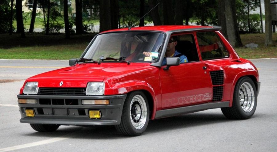 Un Renault 5 Turbo din 1980 se vinde acum la pret de vila in Dorobanti