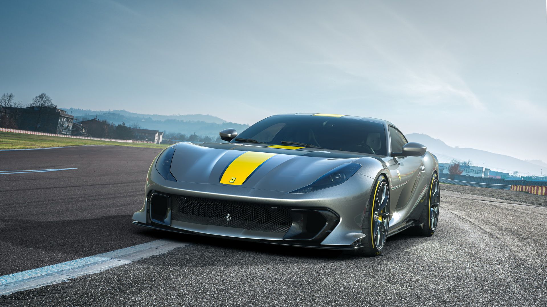 Ferrari 812 зелёная