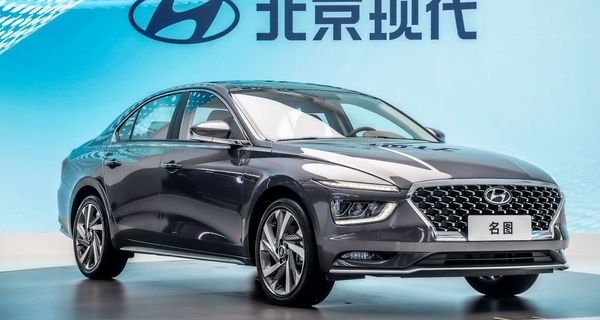 Hyundai показал седан Mistra специально для рынка Китая, который встал на ступеньку ниже Sonata