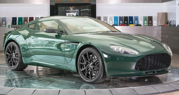 На аукционе продадут 1 из 4 Aston Martin V8 Zagato с пробегом всего 90 км