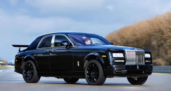 Прототип внедорожного Rolls-Royce - всего навсего лифтованный седан?