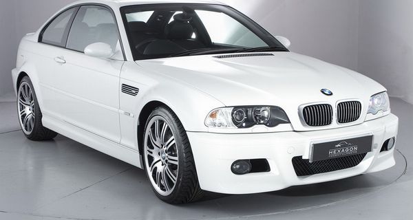 Почти новая BMW M3 E46 цвета Alpine White ищет нового владельца