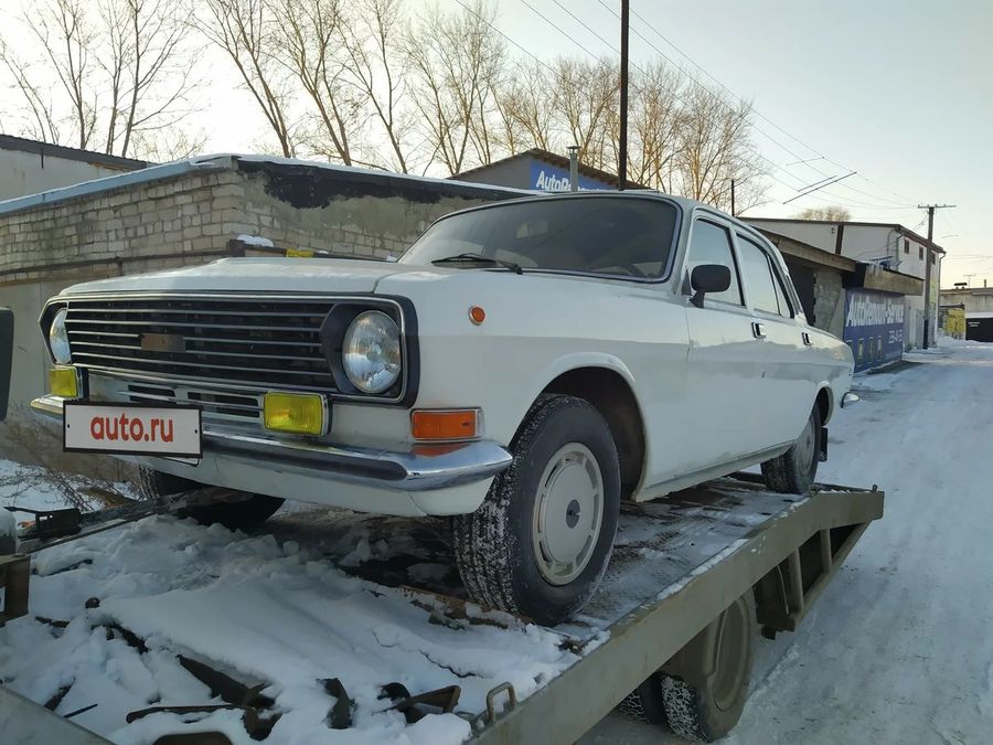 Капсула времени: В Челябинске продают ГАЗ-24-10 «Волга», который простоял в гараже 32 года