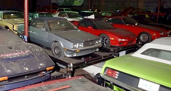 Посмотрите на забытую на 30 лет коллекцию из 300 редких автомобилей