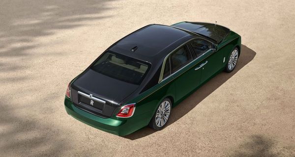 Rolls-Royce показал длиннобазную версию нового Ghost