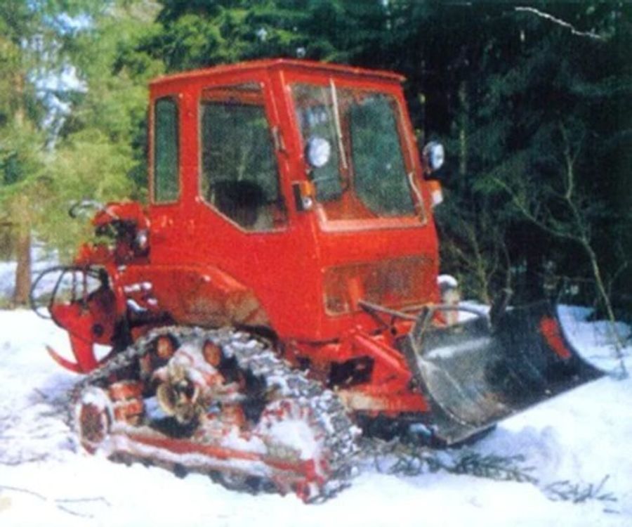Снегоуборщик 16. Гусеничный трактор т 25. Трактор ТТ 25 гусеничный. Трактор трелевочный ЛМТ-3. Малогабаритный гусеничный трелевочный трактор ЛМТ-6.