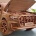Эта масштабная копия Audi Q7 была сделана вручную из дерева