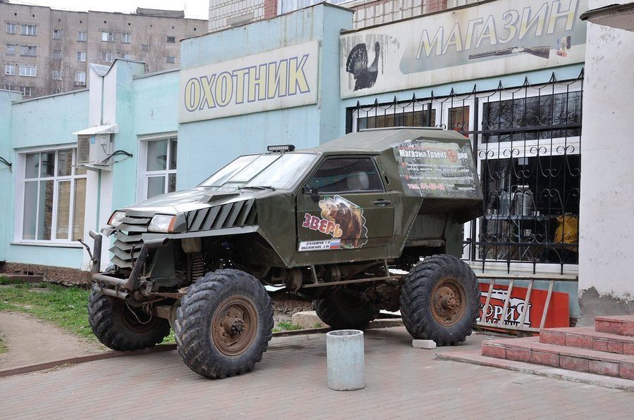 «Восьмерку» скрестили с ГАЗ-66, чтобы получить внедорожник-монстр