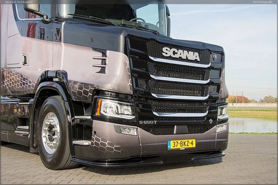 Scania с капотом