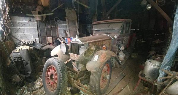 В старом сарае обнаружили эвакуатор Packard 645 1928 года, сделанный из лимузина