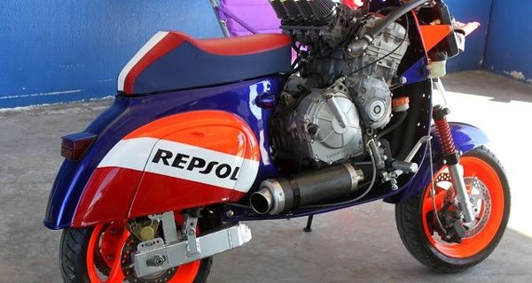 Скутер для настоящих камикадзе - Vespa Repsol CBR с литровым мотором! 