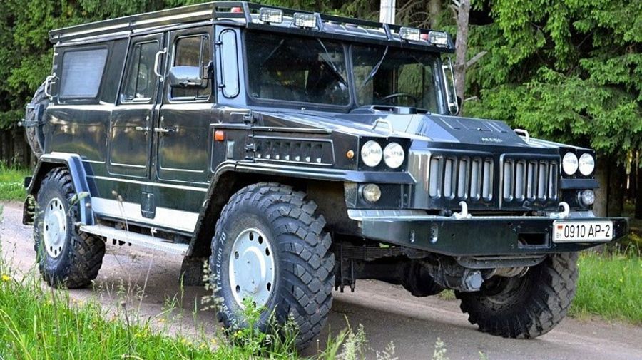 Самоделка «Алекс» — это ГАЗ-66, превращенный в огромный внедорожник