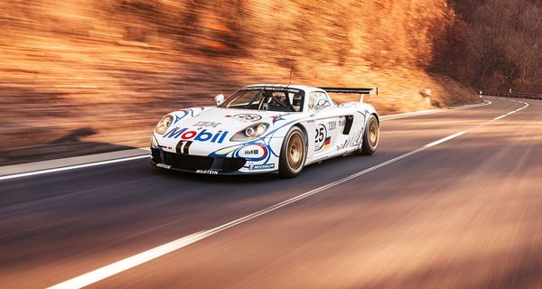 Уникальный гоночный Porsche Carrera GT с тюнингом на 20 миллионов рублей выставили на продажу