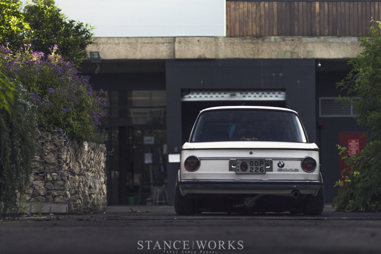 BMW 2002 stance