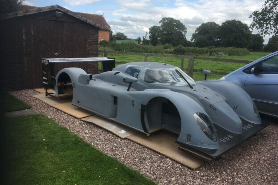 Британец потратил 6 лет на постройку очень точной копии гоночного Bentley Speed 8