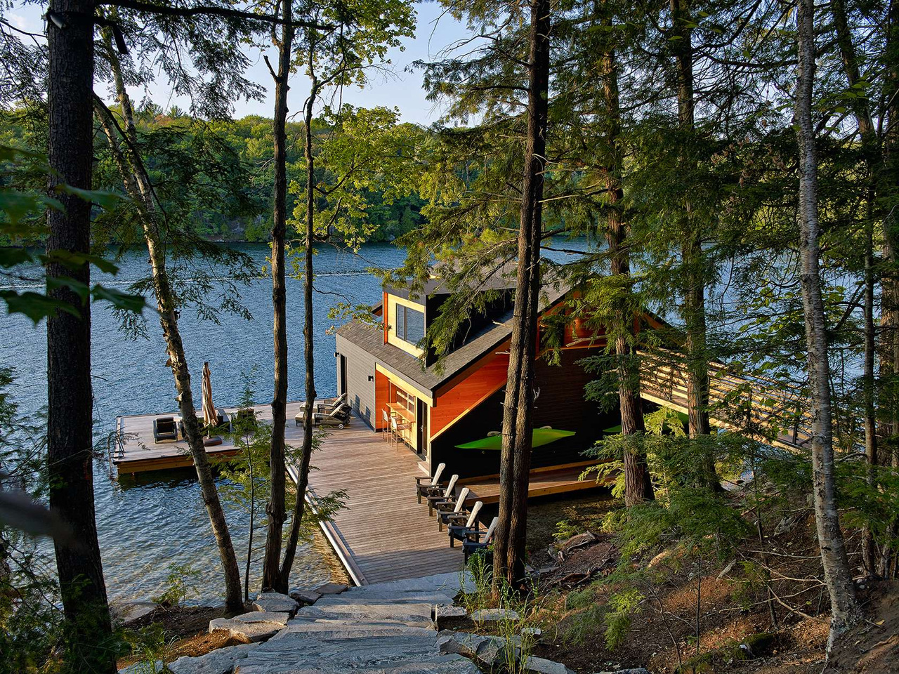 жилье на озере