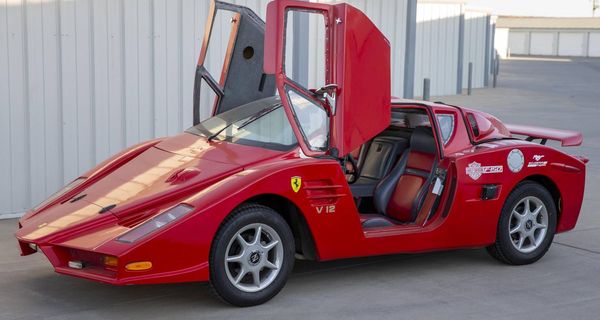 Самая ужасная реплика Ferrari Enzo ищет нового владельца со странным вкусом