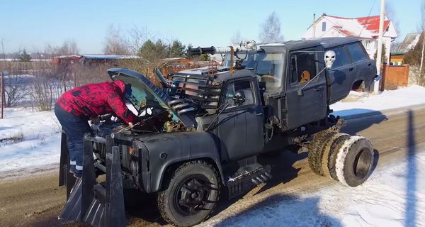 Умелец собрал безумный пепелац из двух грузовиков ГАЗ и кузова от ВАЗ-2104
