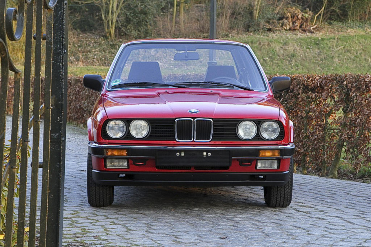 BMW 323i e30