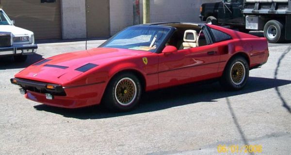 Ужасная реплика Ferrari 308, от которой хочется поскорее избавиться