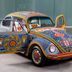 Volkswagen Beetle покрыли 2 миллионами бусин в традиционном мексиканском стиле