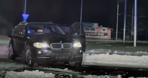 Полицейская погоня за BMW X5 закончилась эффектной аварией