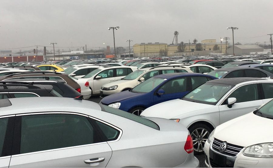 120 000 автомобилей Volkswagen с 2,0-литровыми дизелями TDI ждут своей участи на заброшенном стадионе в США