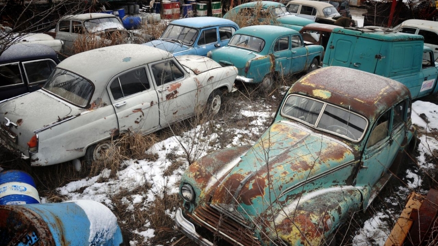 В Ставрополе есть свалка, где доживают свой век советские автомобили