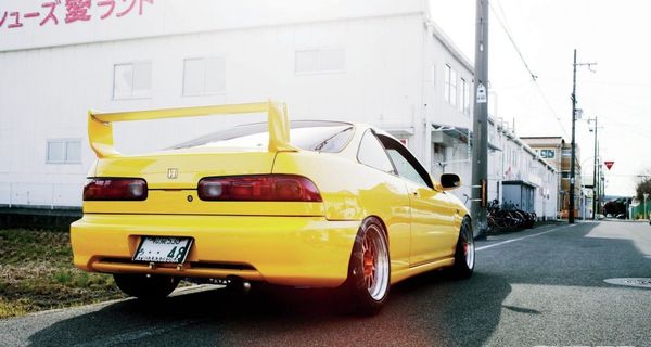 KANJOZOKU: Osaka JDM Honda Integra GSi Phoenix Yellow Sunrise