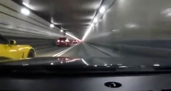 Отец с сыном устроили гонку в туннеле и разбили свои Chevrolet Corvette