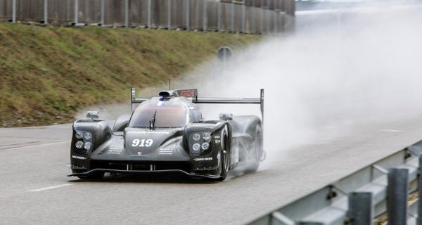 Porsche начал тестировать новый спортпрототип 919 Hybrid LMP1 Race Car