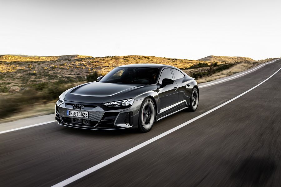 Audi представил электрический e-Tron GT в версиях quattro и RS