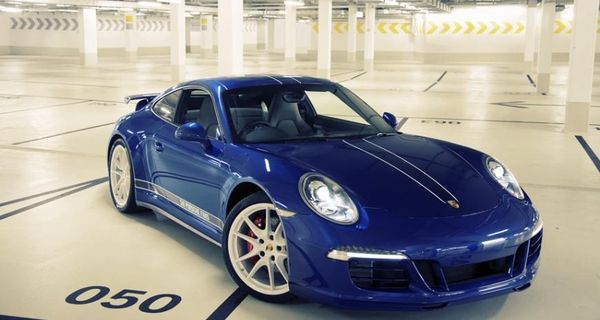 Особый Porsche 911 Carrera 4S в честь поклонников
